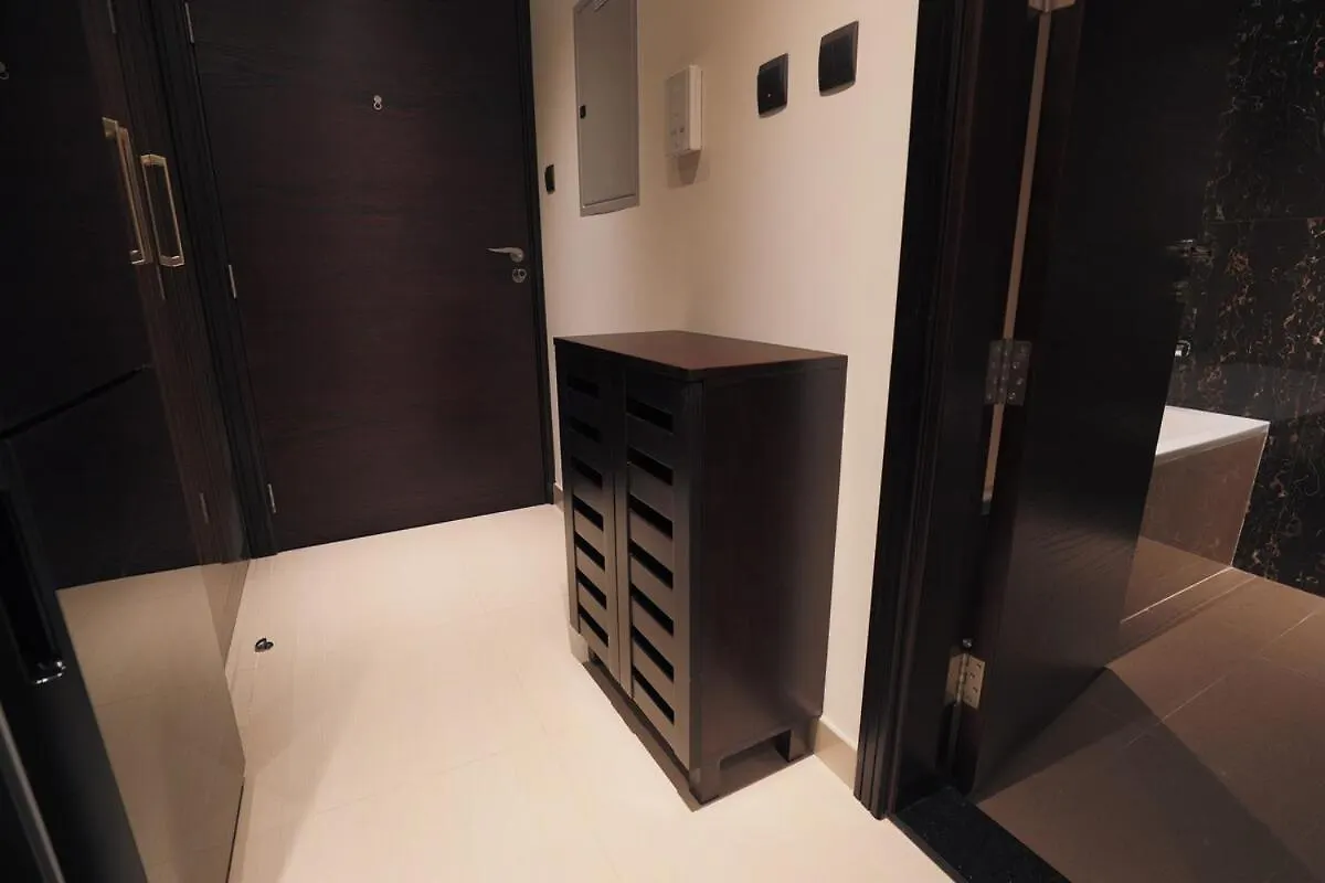 Modern Studio With Canal View, Residences One Dubai 0*,